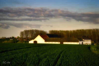 photo locations in Vlaanderen - Sloping Hills of Pajottenland - Square farm Ter Kammen, Bellingen