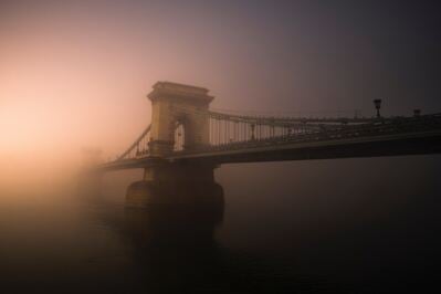 Budapest photo spots - Chain Bridge - Danube Viewpoint