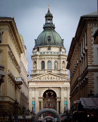 images of Budapest - St. Stephen's Basilica - exterior