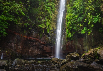 images of Madeira - 25 Fontes Falls