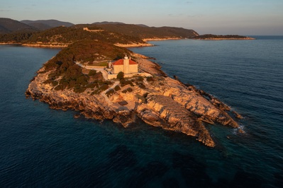 Splitsko Dalmatinska Zupanija instagram locations - Host Island Lighthouse