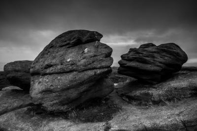 pictures of The Peak District - Kissing Stones (Wain Stones)