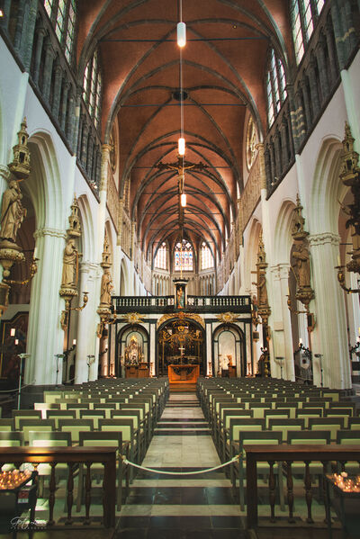 photo locations in Bruges - Church of Our Lady