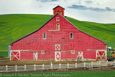 photography spots in United States - Shriners Hospital Barn