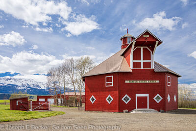 Oregon photo locations - Triple Creek Ranch Octagonal Barn