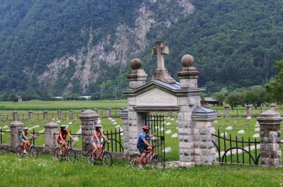 pictures of Soča River Valley - Modrejce WWI Cemetery 