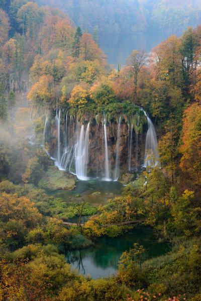 pictures of Plitvice Lakes National Park - Veliki Prštavac from above
