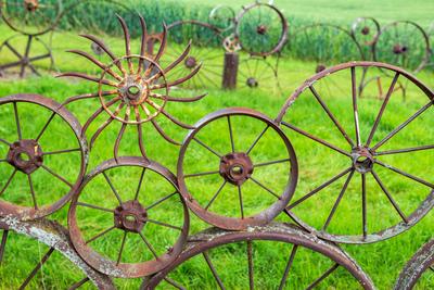 Picture of Dahmen Barn and Wagon Wheel Fence - Dahmen Barn and Wagon Wheel Fence