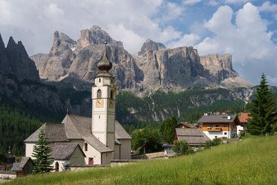 The Dolomites photography spots - Chiesa di San Vigilio a Colfosco
