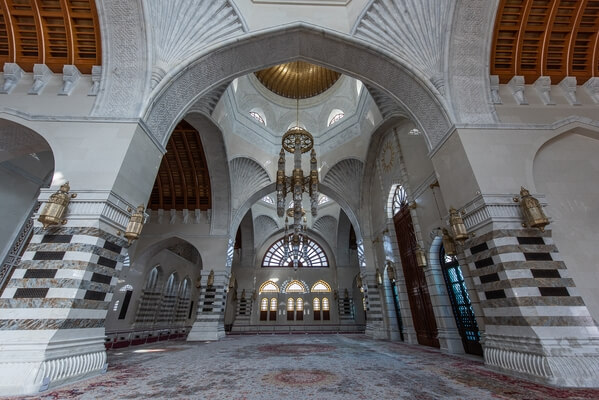 Mohammed Al Ameen mosque. Main Prayer is decorated with 3 giant Chandeliers. 