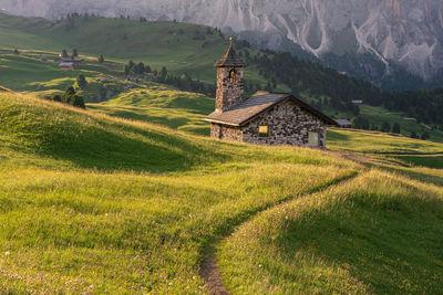 The Dolomites photography locations - Fermeda Kapelle (Fermeda Chapel) 