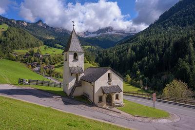 photo locations in The Dolomites - Cappella di San Cipriano