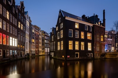 pictures of Amsterdam - House On The Water