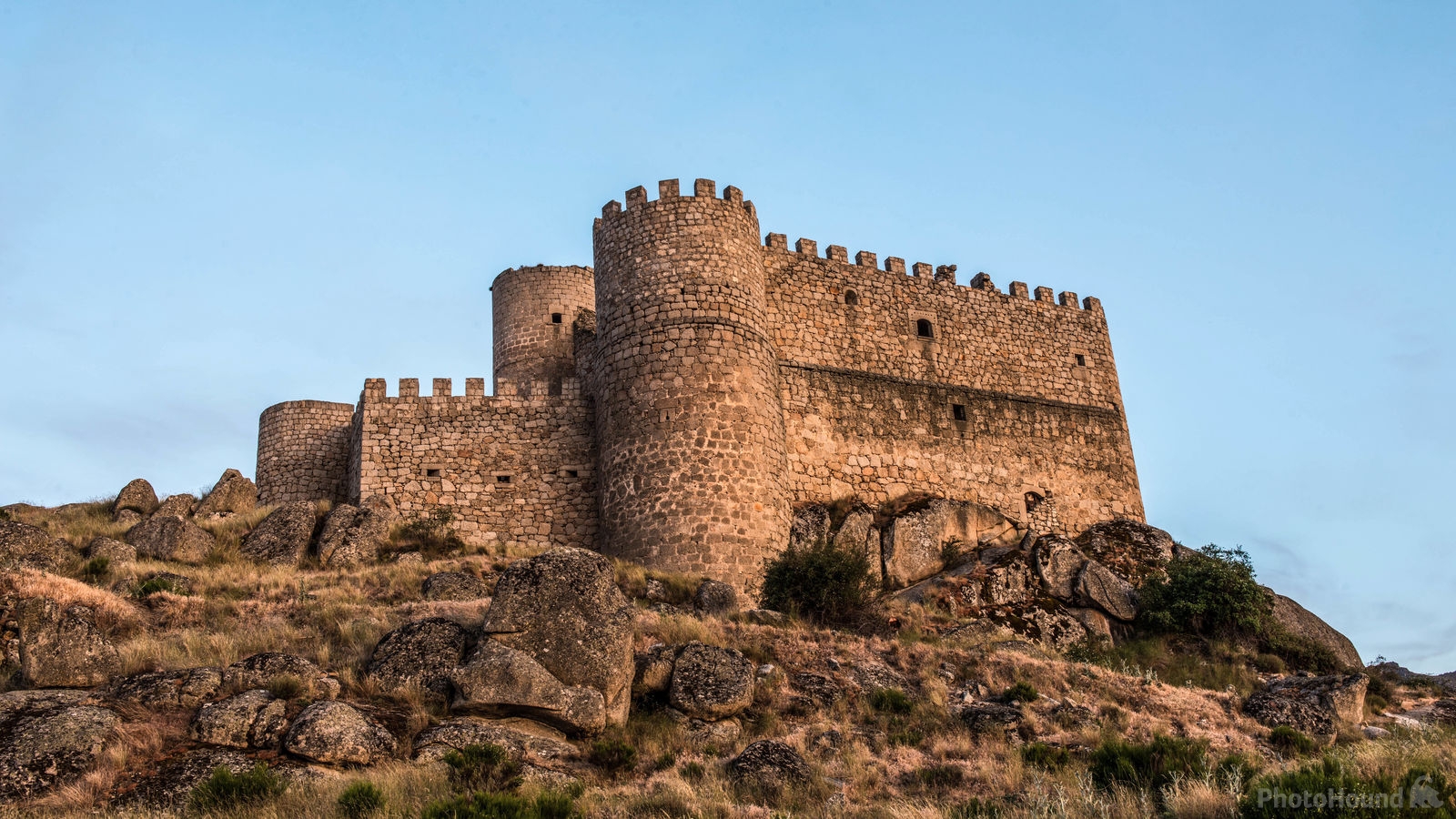 Castillo de Aunqueospese photo spot, Niharra