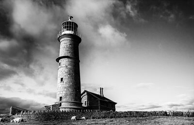 photography spots in Devon - Lundy Island - Lighthouse