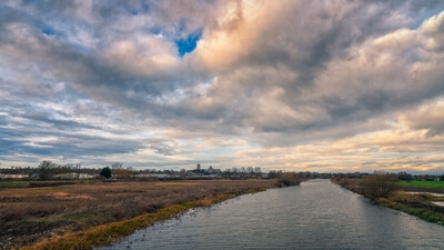 pictures of Cambridgeshire - Ely Cathedral from Southern Bypass Footbridge