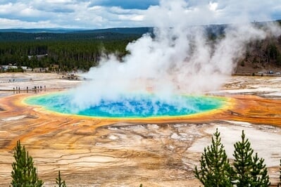Yellowstone National Park photo spots - Grand Prismatic Spring Overlook