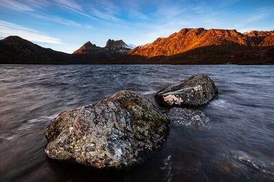 Cradle Mountain instagram spots - Photographer's Rocks, Dove Lake