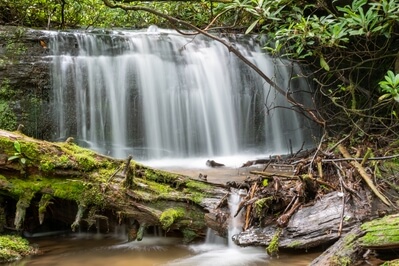 photography locations in South Carolina - Spoonauger Falls