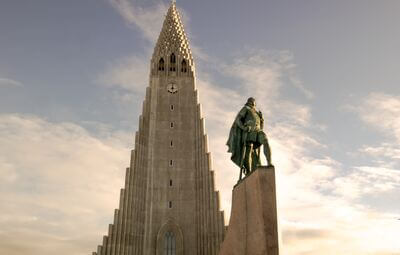 photo spots in Iceland - Hallgrimskirkja - Exterior