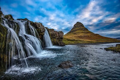 images of Iceland - Kirkjufell