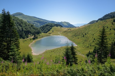 Gradska Opstina Golubovci instagram spots - Šiško Jezero (Lake Šiška)
