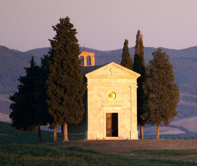 images of Tuscany - Cappella Madonna di Vitaleta (Chapel )