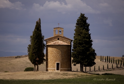 pictures of Tuscany - Cappella Madonna di Vitaleta (Chapel )