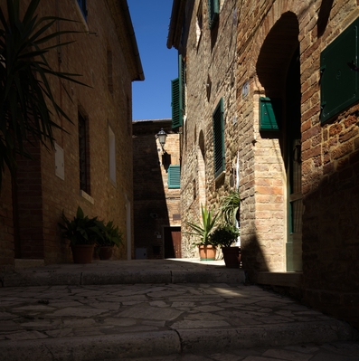 photos of Tuscany - Chiusure , Hill top town