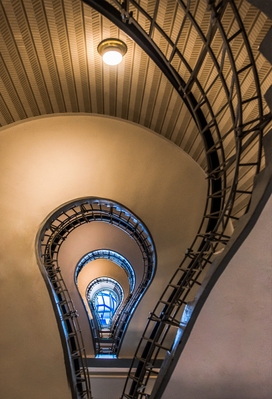 images of Prague - The lightbulb staircase