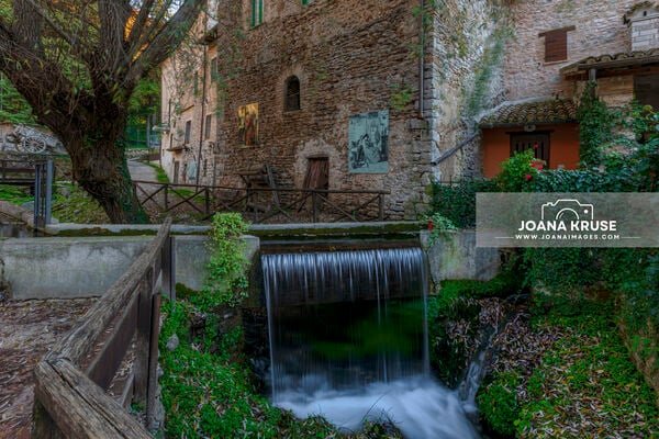 Rasiglia in Umbria is a small, charming village with an extraordinary history. It is known for its unique canals, which were built in the Middle Ages to power mills and factories.