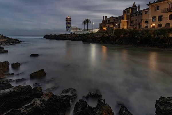 The Cascais lighthouse offers countless compositions...and ways to break your ankles.