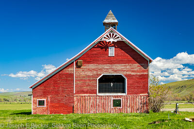 Oregon photography locations - Arment Sunburst Barn