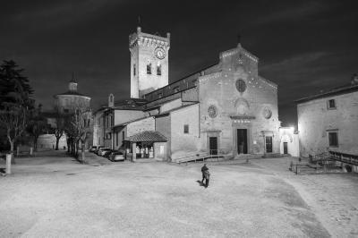 images of San Miniato, Tuscany - Piazza del Duomo
