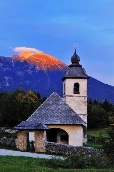 photos of Lakes Bled & Bohinj - St Catherine's Church at Hom Hill